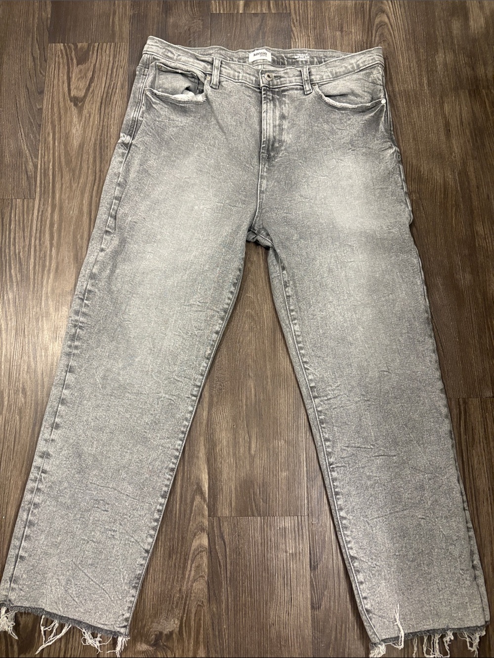 Kensie Light Grey Straight-Leg Jeans